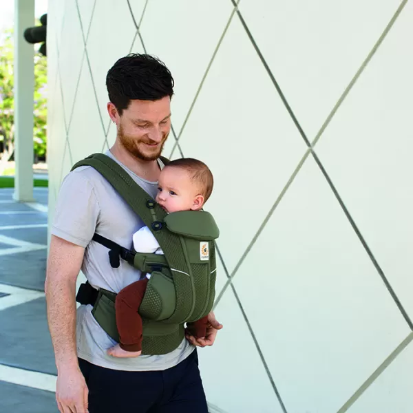 ERGOBABY OMNI BREEZE + dárek ZAVINOVAČKA Ergobaby SWADDLER