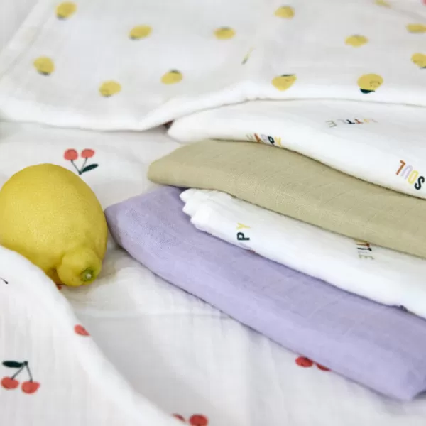 Lässig Swaddle Burp blanket 85x85 Happy Fruits