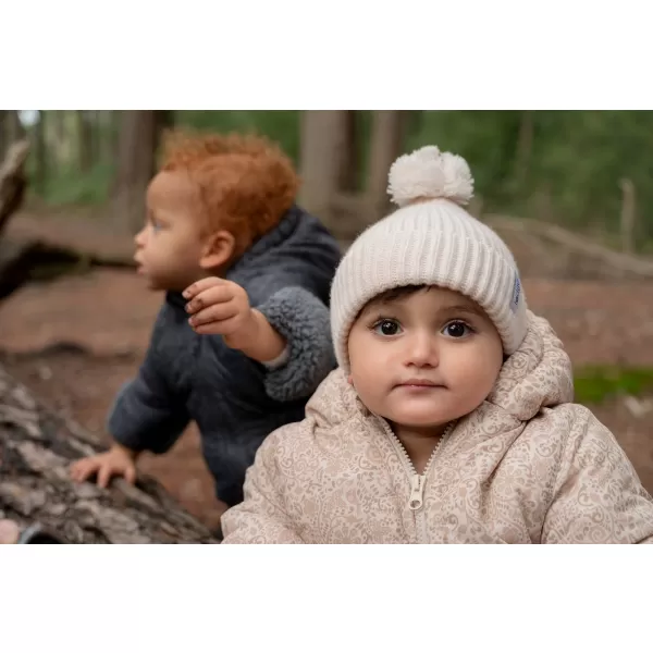 LODGER Skier Folklore Taslon