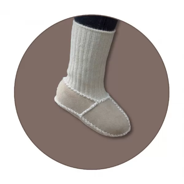 EISBÄRCHEN capáčky kožešinové s nápletem sand 18/19