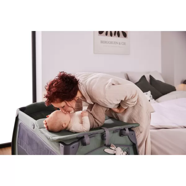 Hauck Cestovní postýlka s pultem Play N Relax Center