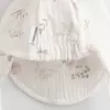New Baby Dětská letní mušelínová čepička s kšiltem Zoe