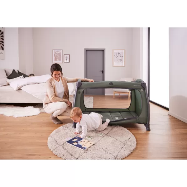 Hauck Cestovní postýlka s pultem Play N Relax Center