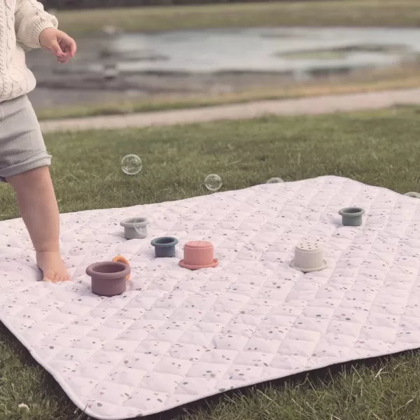 PETÚ PETÚ Ini Prošívaná hrací deka Dots