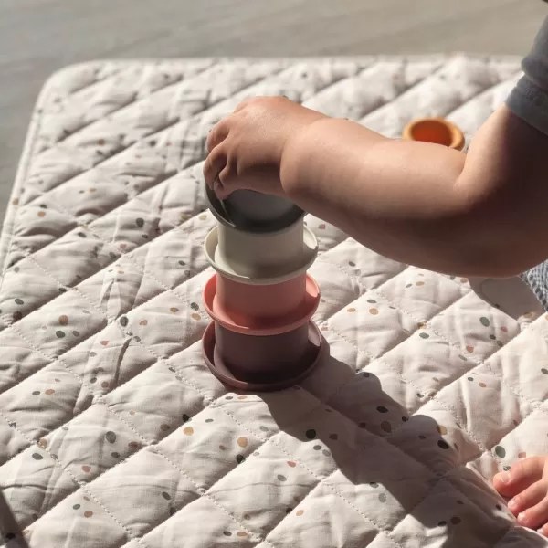 PETÚ PETÚ Ini Prošívaná hrací deka Dots