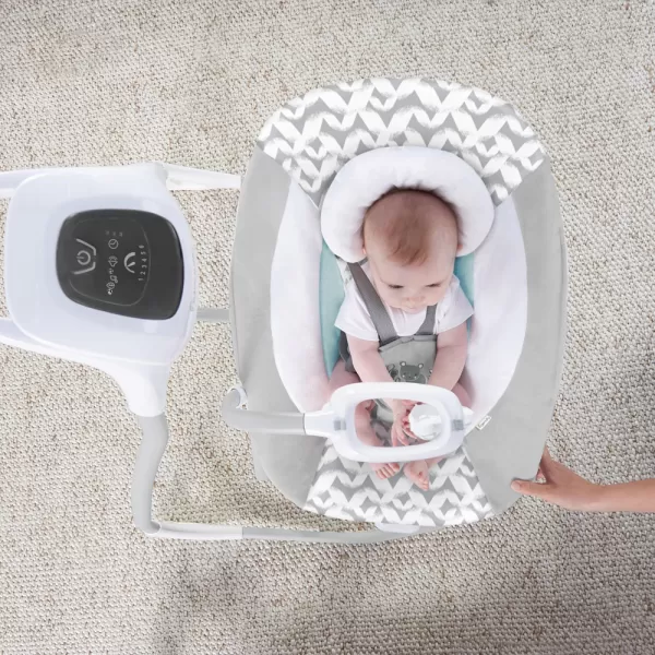 INGENUITY Houpačka velká s vibračním houpatkom a melodií USB 2v1 Raylan 0m+ do 9 kg