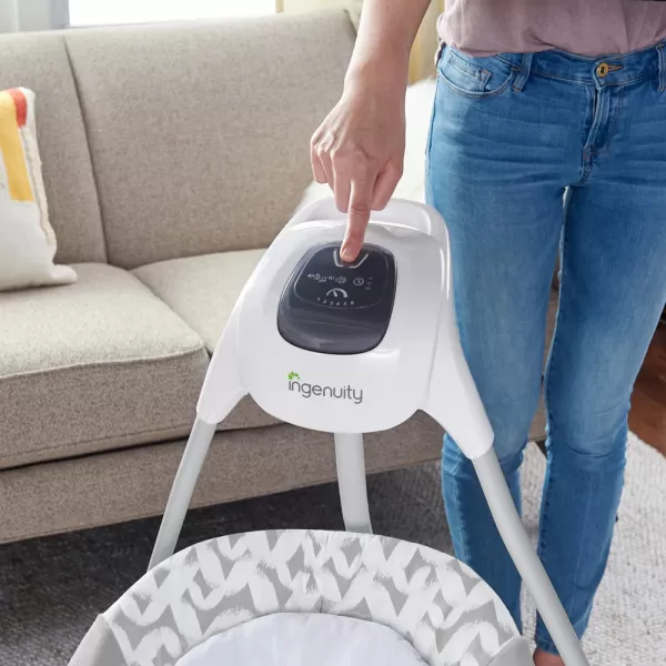 INGENUITY Houpačka velká s vibračním houpatkom a melodií USB 2v1 Raylan 0m+ do 9 kg