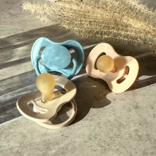 CANPOL BABIES Dudlík kaučukový s kulatou špičkou špičkou Nude 0-6m béžový