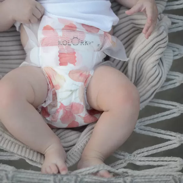 KOLORKY DAY Pleny jednorázové eko, květiny M (5-8 kg) 21 ks