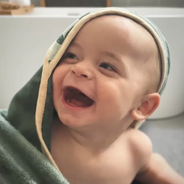 PETITE&MARS Osuška bambusová s kapucí Loulou Llama Vibes 100 x 100 cm